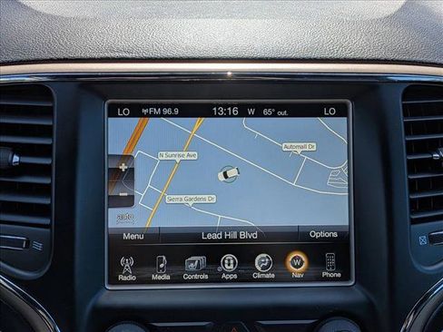 Used 2017 Jeep Grand Cherokee Limited w/ Luxury Group II image 14