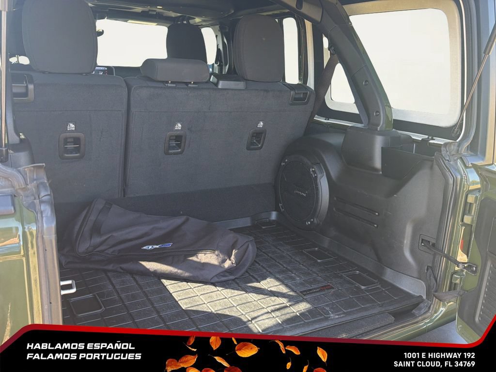 Used 2024 Jeep Wrangler Unlimited Rubicon 4xe w/ Technology Group AWD/4WD image 19