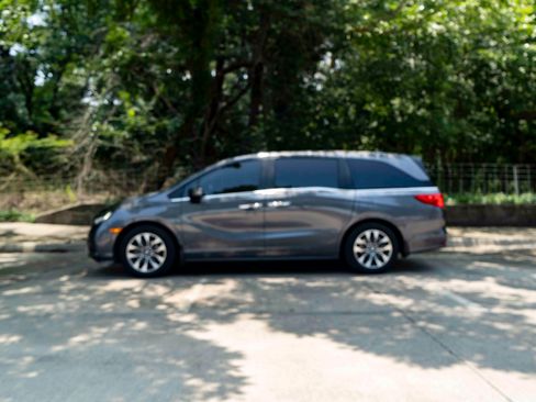 Used 2024 Honda Odyssey EX-L image 6