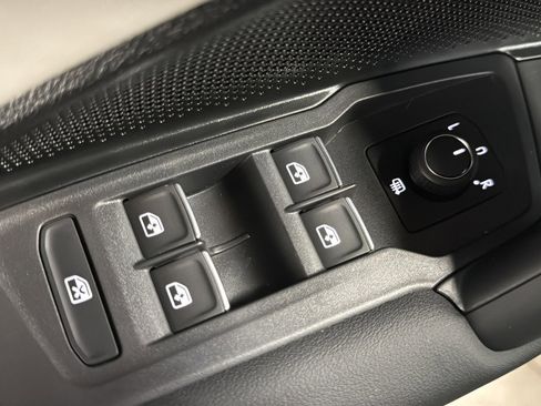 New 2026 Volkswagen Tiguan SE AWD/4WD image 14