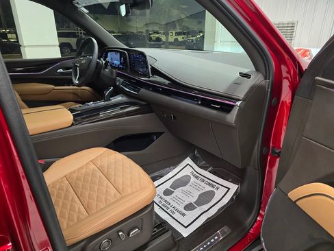Used 2024 Cadillac Escalade Sport w/ Touring Package AWD/4WD image 35