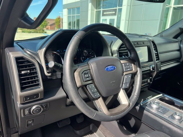 Used 2020 Ford Expedition XLT w/ Equipment Group 202A AWD/4WD image 25