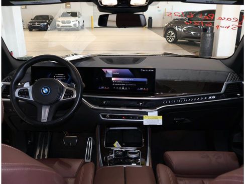 Used 2024 BMW X5 xDrive50e w/ Executive Package AWD/4WD image 18