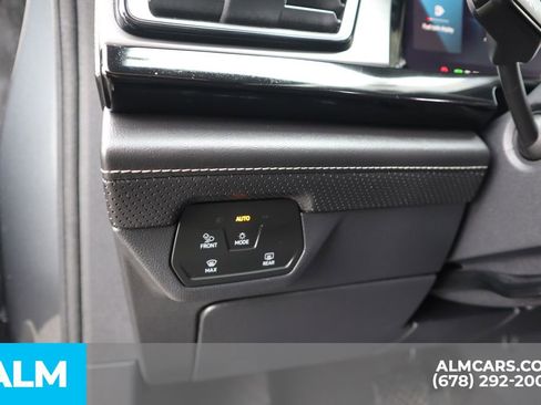 Used 2025 Volkswagen Atlas Cross Sport SE FWD image 13