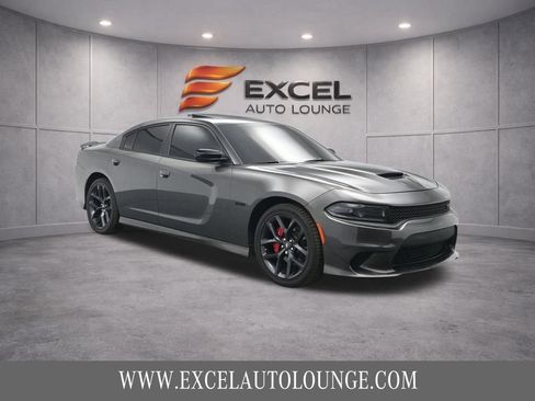 Used 2023 Dodge Charger R/T w/ Blacktop Package RWD image 11