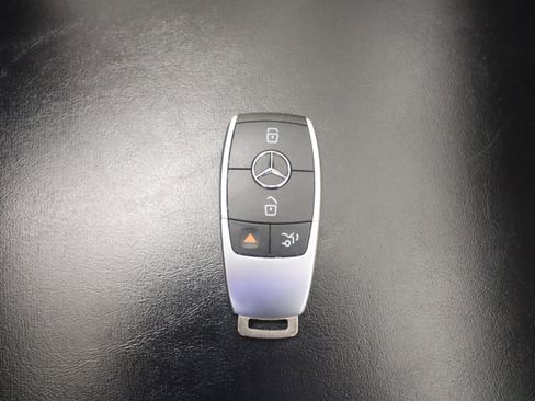 Certified 2021 Mercedes-Benz GLC 300 image 23