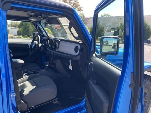 New 2025 Jeep Gladiator Willys image 27