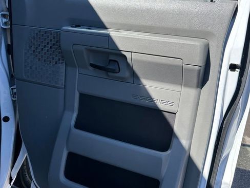Used 2012 Ford E-350 and Econoline 350 XLT RWD image 28