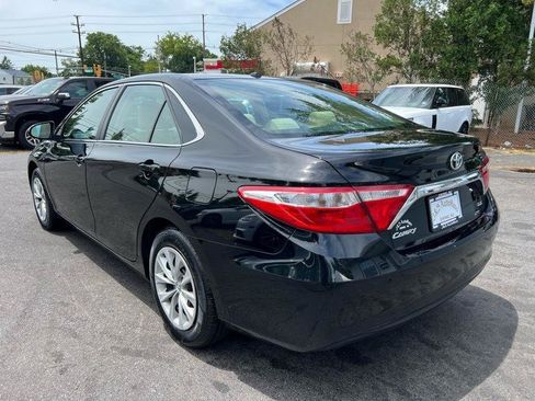 Used 2017 Toyota Camry LE w/ Moonroof Package FWD image 4