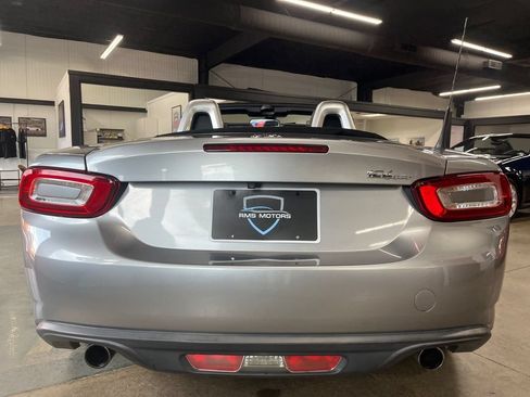 Used 2017 FIAT 124 Spider Lusso RWD image 17