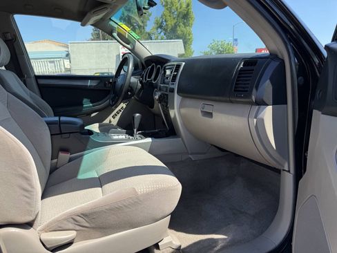 Used 2004 Toyota 4Runner SR5 AWD/4WD image 13