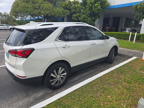 Used 2022 Chevrolet Equinox Premier image 7
