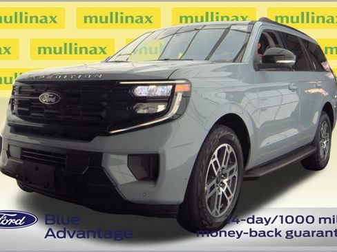 Certified 2025 Ford Expedition Active image 4