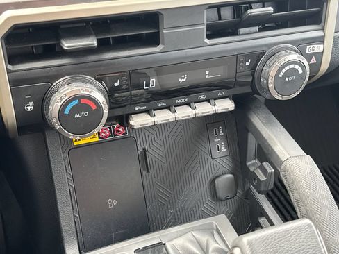 Used 2025 Toyota Tacoma SR5 AWD/4WD image 24