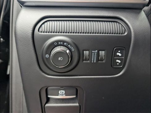 Used 2023 Jeep Grand Wagoneer Series II image 13