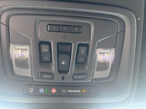 Used 2024 GMC Sierra 1500 AT4 w/ Technology Package AWD/4WD image 17