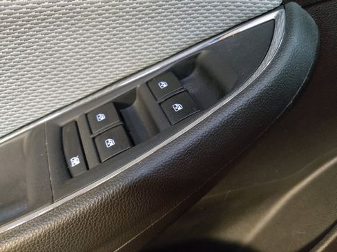 Used 2019 Chevrolet Cruze LS w/ LS Convenience Package FWD image 27