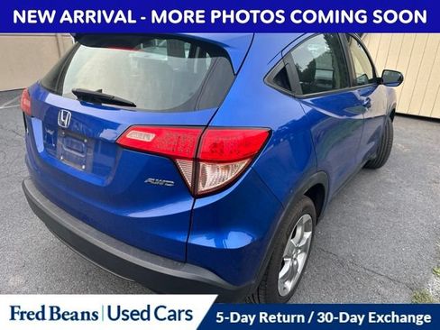 Used 2018 Honda HR-V LX image 11