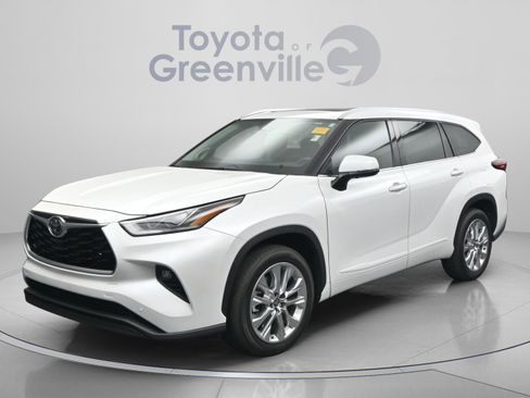 Used 2023 Toyota Highlander Limited image 1