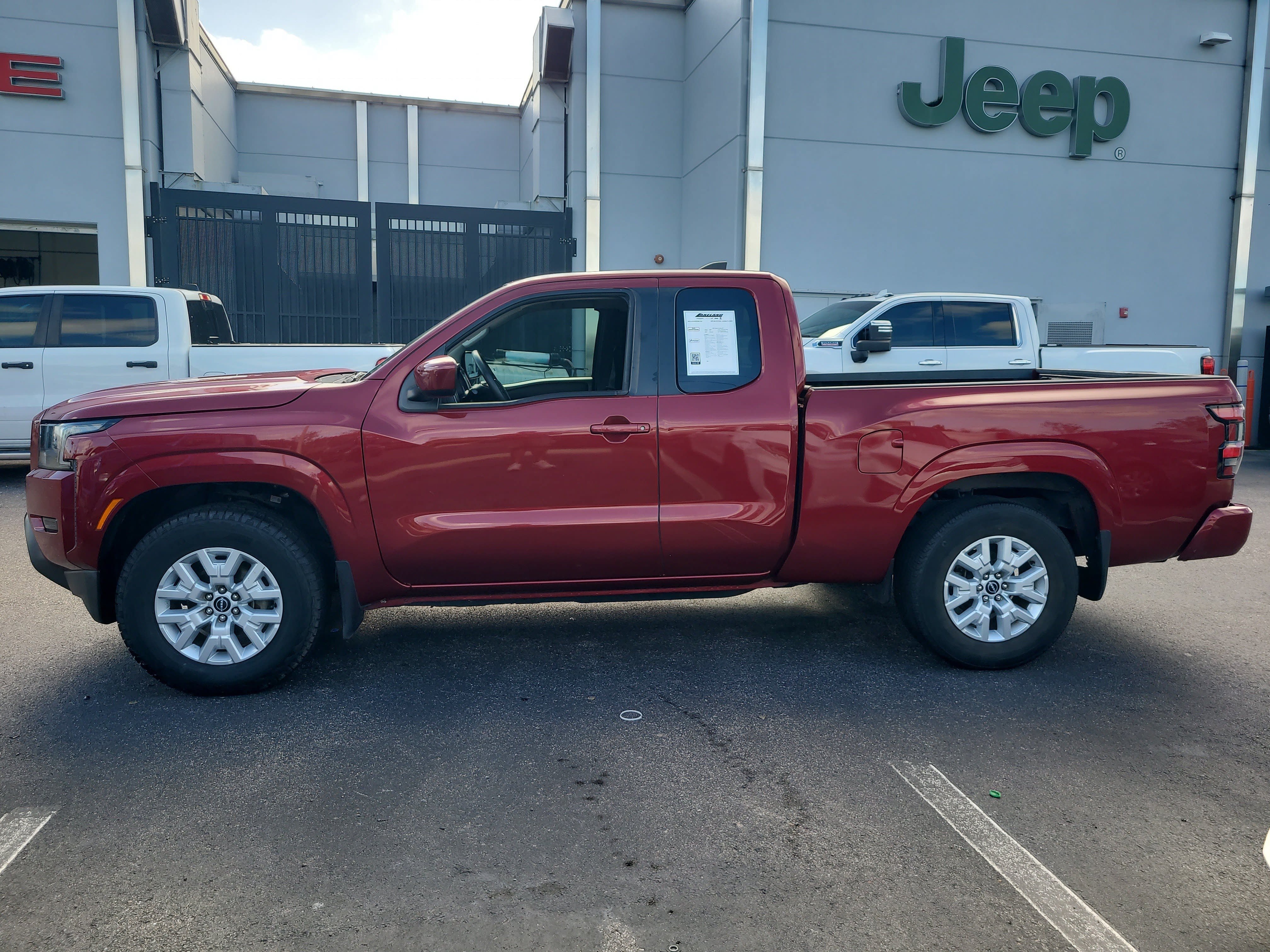 Used 2022 Nissan Frontier SV w/ Technology Package RWD image 7