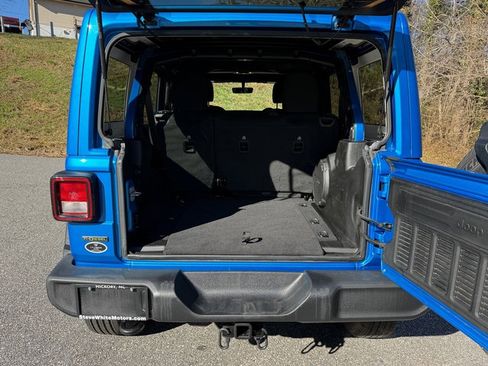 Used 2022 Jeep Wrangler Unlimited Sport w/ Sun And Sound Package image 15