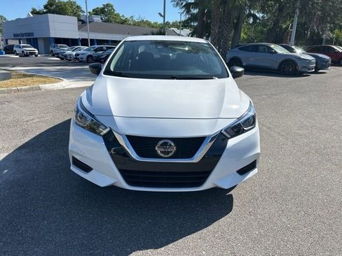 Used 2022 Nissan Versa S FWD image 9
