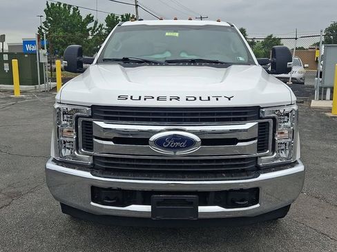 Used 2019 Ford F250 XL w/ STX Appearance Package RWD image 2
