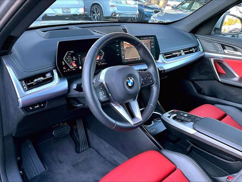 Certified 2025 BMW X1 xDrive28i w/ Technology Package image 17