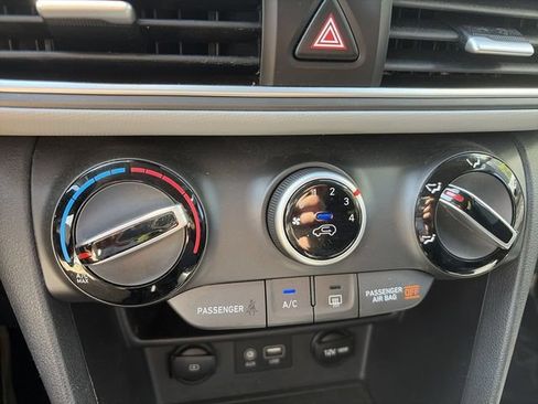 Used 2019 Hyundai Kona SE AWD/4WD image 19