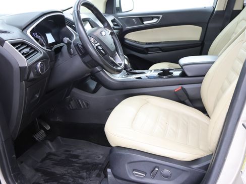 Used 2017 Ford Edge SEL w/ Equipment Group 201A AWD/4WD image 8
