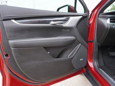 Used 2021 Cadillac XT5 Premium Luxury image 8