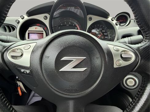 Used 2009 Nissan 370Z Coupe w/ Sport Pkg RWD image 32