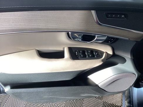 New 2026 Volvo XC90 B5 Core w/ Protection Package Premier image 19