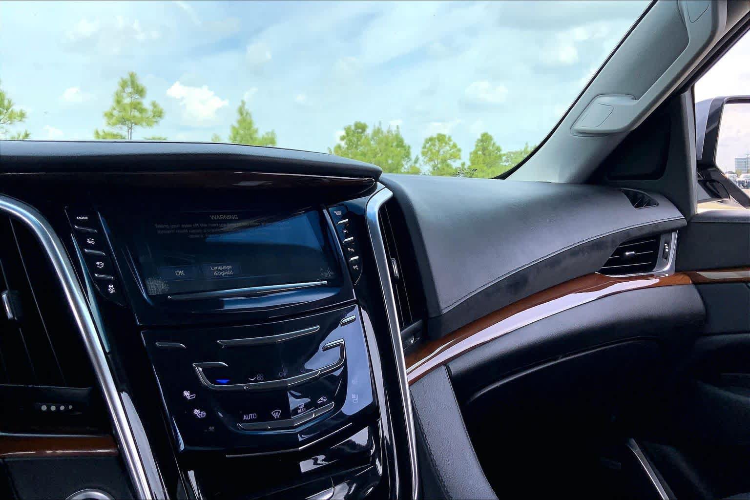 Used 2018 Cadillac Escalade Luxury w/ LPO, Radiant Package RWD image 35