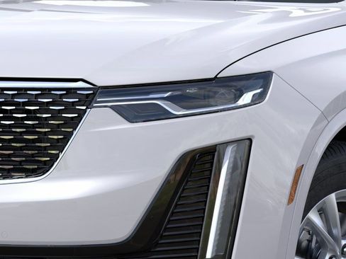 New 2025 Cadillac XT6 Luxury image 10