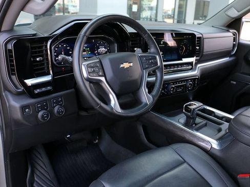 Used 2025 Chevrolet Silverado 1500 LTZ w/ LTZ Premium Package AWD/4WD image 24