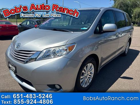 Used 2017 Toyota Sienna XLE w/ XLE Navigation Package FWD image 1