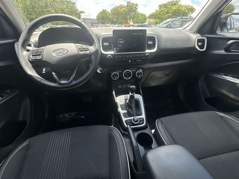 Used 2024 Hyundai Venue Limited FWD image 16