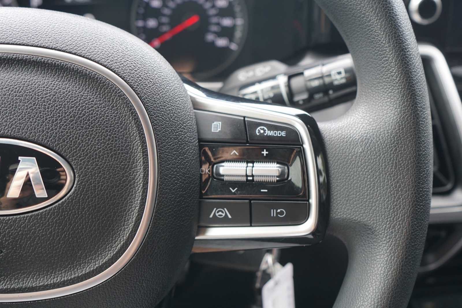 Used 2021 Kia Sorento LX FWD image 13