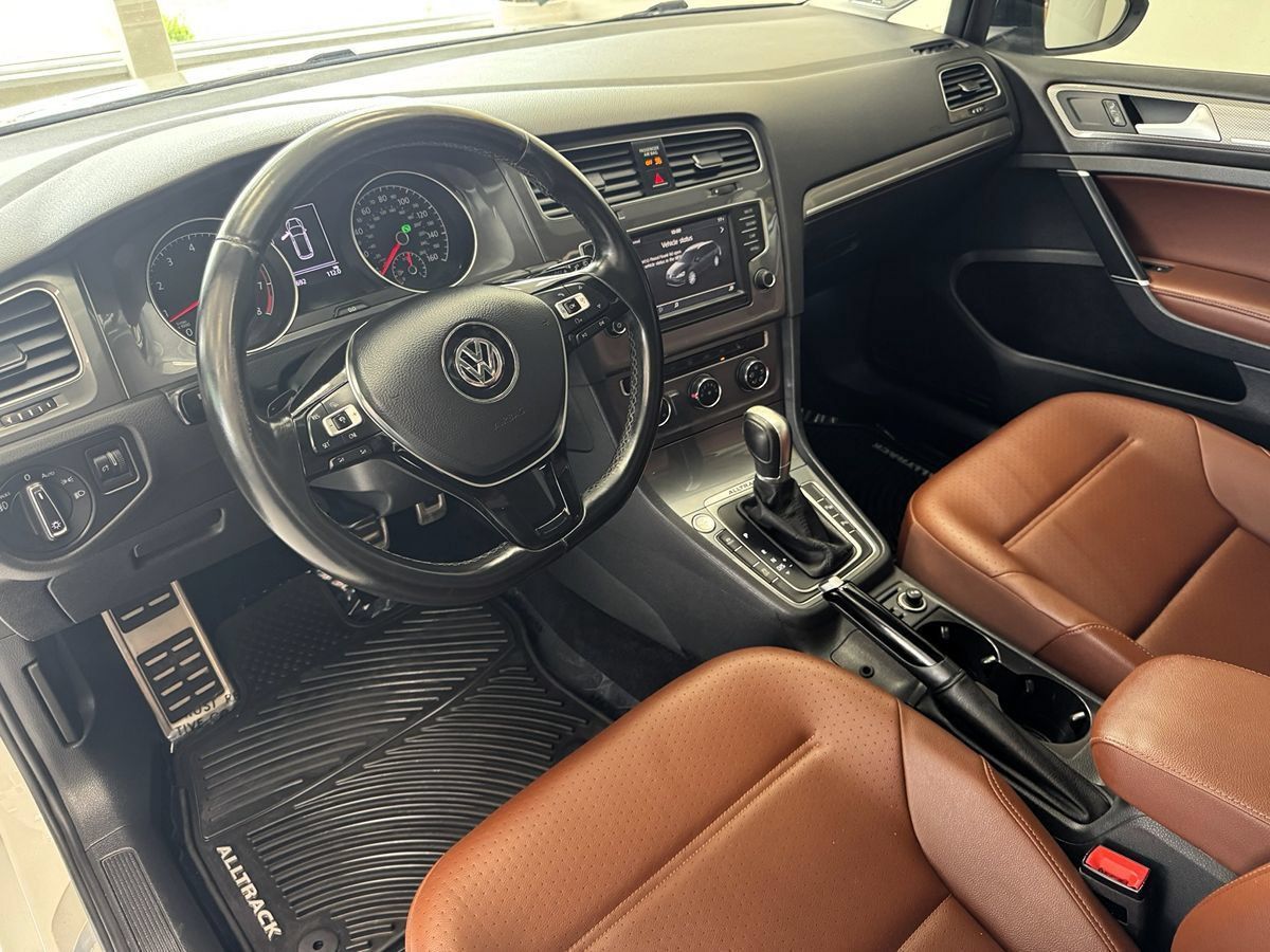 Used 2017 Volkswagen Golf Alltrack SE AWD/4WD image 12