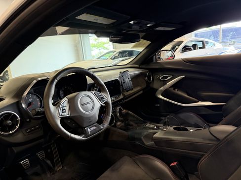 Used 2018 Chevrolet Camaro ZL1 RWD image 4