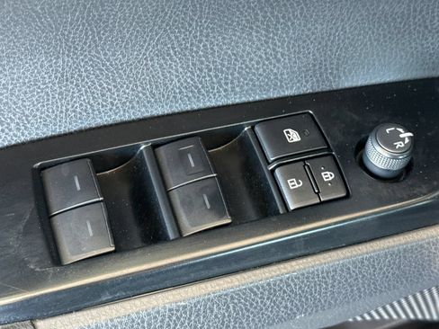 Used 2025 Toyota Camry SE FWD image 18