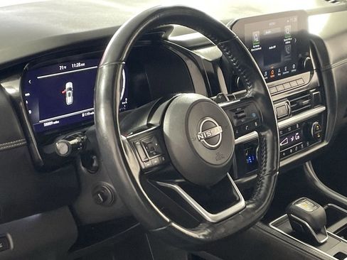 Used 2022 Nissan Pathfinder Platinum w/ Lighting Package (N92) image 13