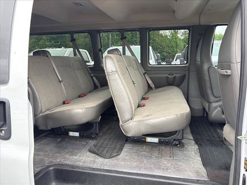 Certified 2025 Chevrolet Express 3500 LT w/ LT Preferred Equipment Group RWD image 9