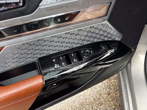 Certified 2023 BMW i7 xDrive60 w/ Executive Package 2 image 13