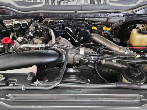 Used 2019 Ford F250 Lariat w/ Lariat Ultimate Package AWD/4WD image 11