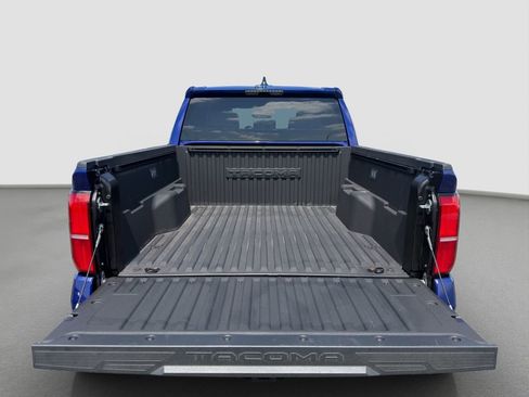 Used 2025 Toyota Tacoma TRD Sport image 33