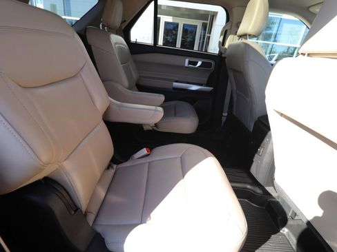Certified 2022 Ford Explorer XLT w/ Equipment Group 202A image 23