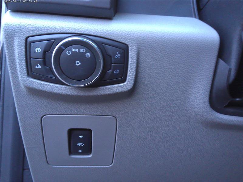 Used 2016 Ford F150 XLT w/ Equipment Group 302A Luxury AWD/4WD image 16