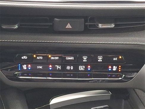 Used 2021 Buick Envision Avenir w/ Technology Package II image 17